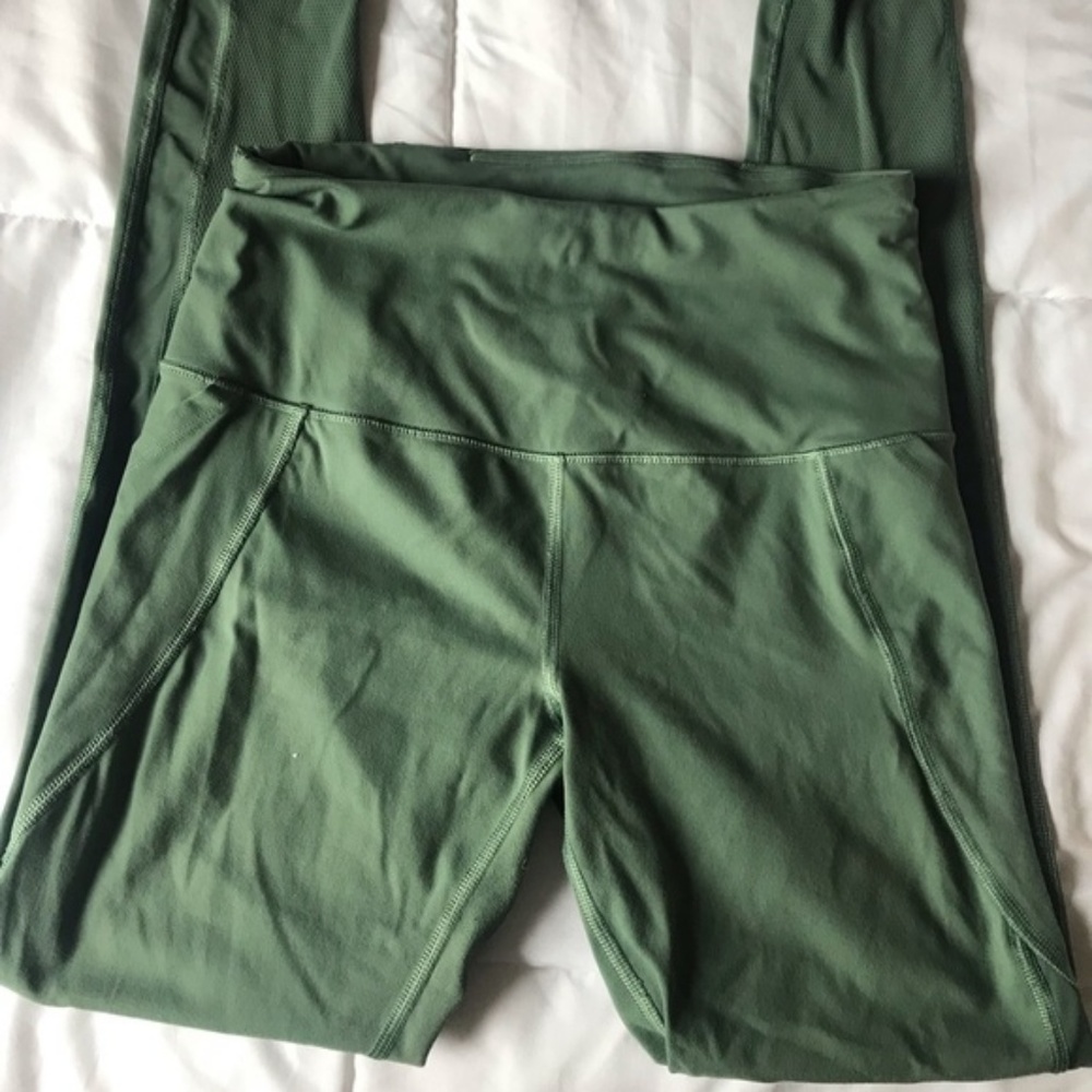 NEW Victoria Secret Sport Knockout Tights Olive